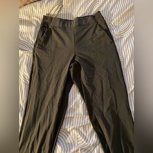 Athleta textured brooklyn joggers in dark green NWOT